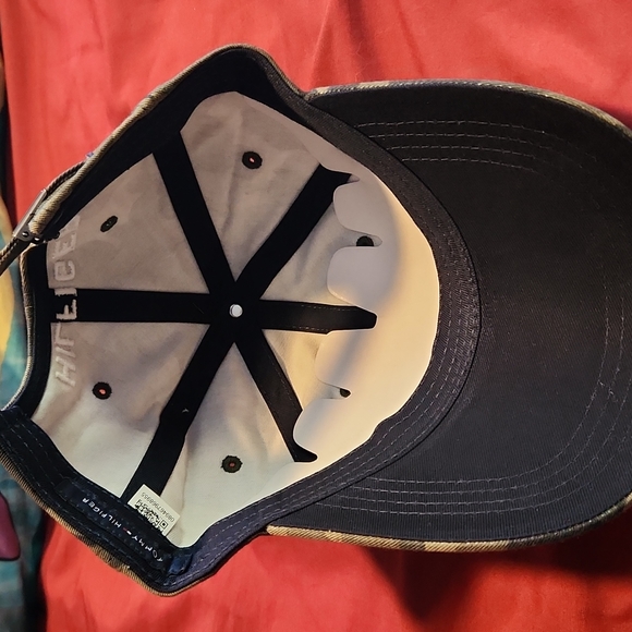 Tommy Hilfiger Clasp Adjustable Camo Green Hat Brand New with Tag Simple - Picture 4 of 6